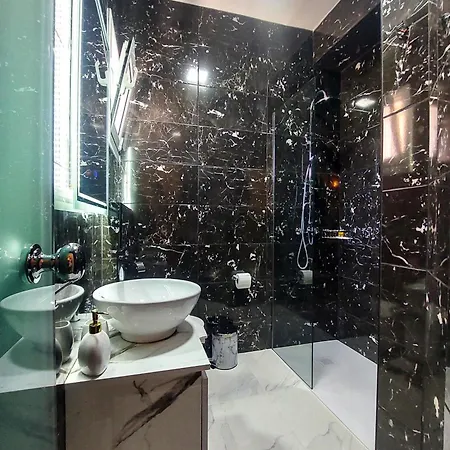 Polymnia Iii Luxury *